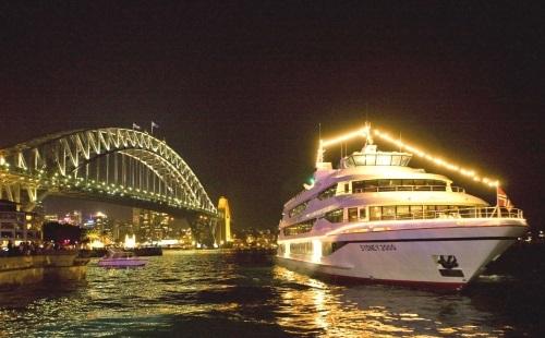 Новогодний ужин на яхте в Сиднейской бухте